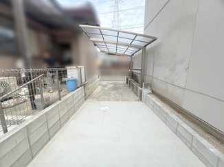 エクステリアリフォーム スムーズに駐車できるひろびろ駐車場