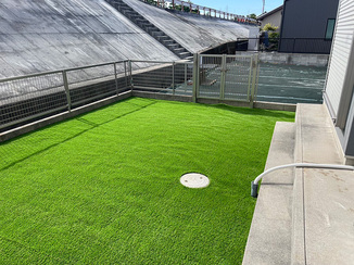 外構工事その他 雑草の悩みを解消し、美観もアップした人工芝