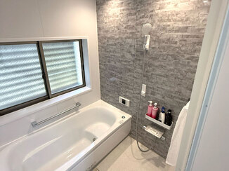 バスルームリフォーム おそうじ浴槽機能でお手入れがラクになったバスルーム